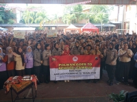 Kasubbag Watpers SDM Polres Kudus AKP Juminah Menjadi Pembina Upacara Di SMA Negeri 1 Bae Kudus, Kamis (15 Agustus 2024), Sekaligus Menggelar Kegiatan Polwan Goes To School Yang Masih Merupakan Rangkaian Peringatan “�